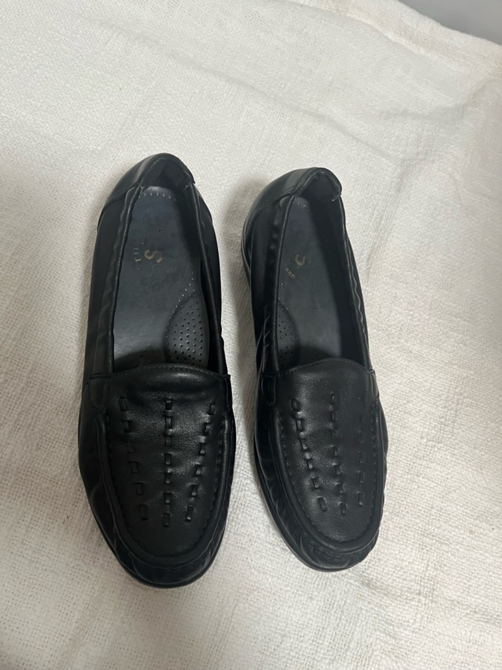 Woman Black Leather Slip-On Loafers - Classic Comfort